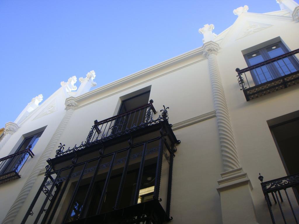 Life Apartments Alberto Lista Севилья Экстерьер фото